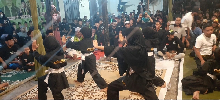 Atraksi Kesenian Pencak Silat  Cimacan ( Foto. IST)
