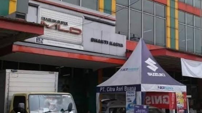 Bangunan di Bantaran Kali Dipersoalkan, Pemilik Usaha Sembako di Depok Buka Suara Soal Fungsi dan Aspek Kemanusiaan